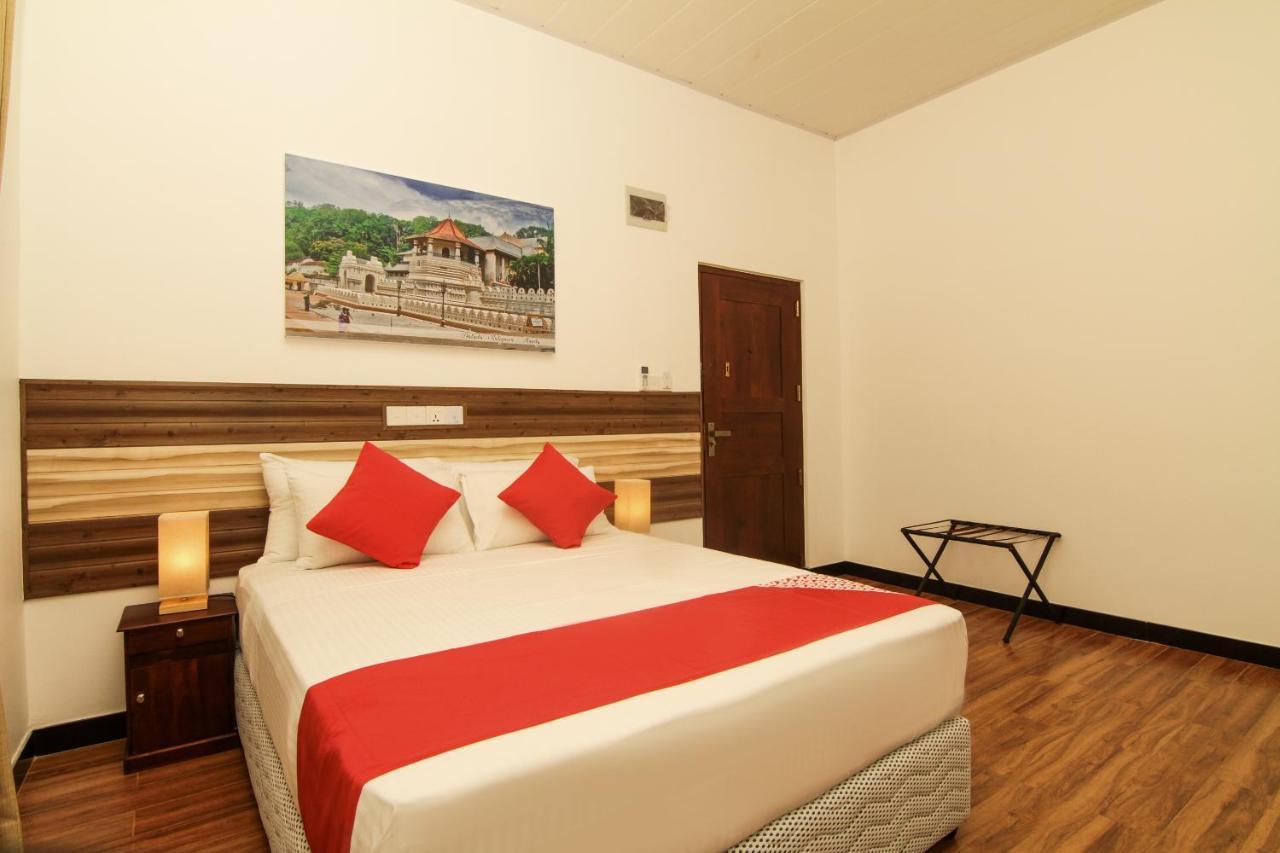 Clove Transit Hotel Kotugoda Extérieur photo