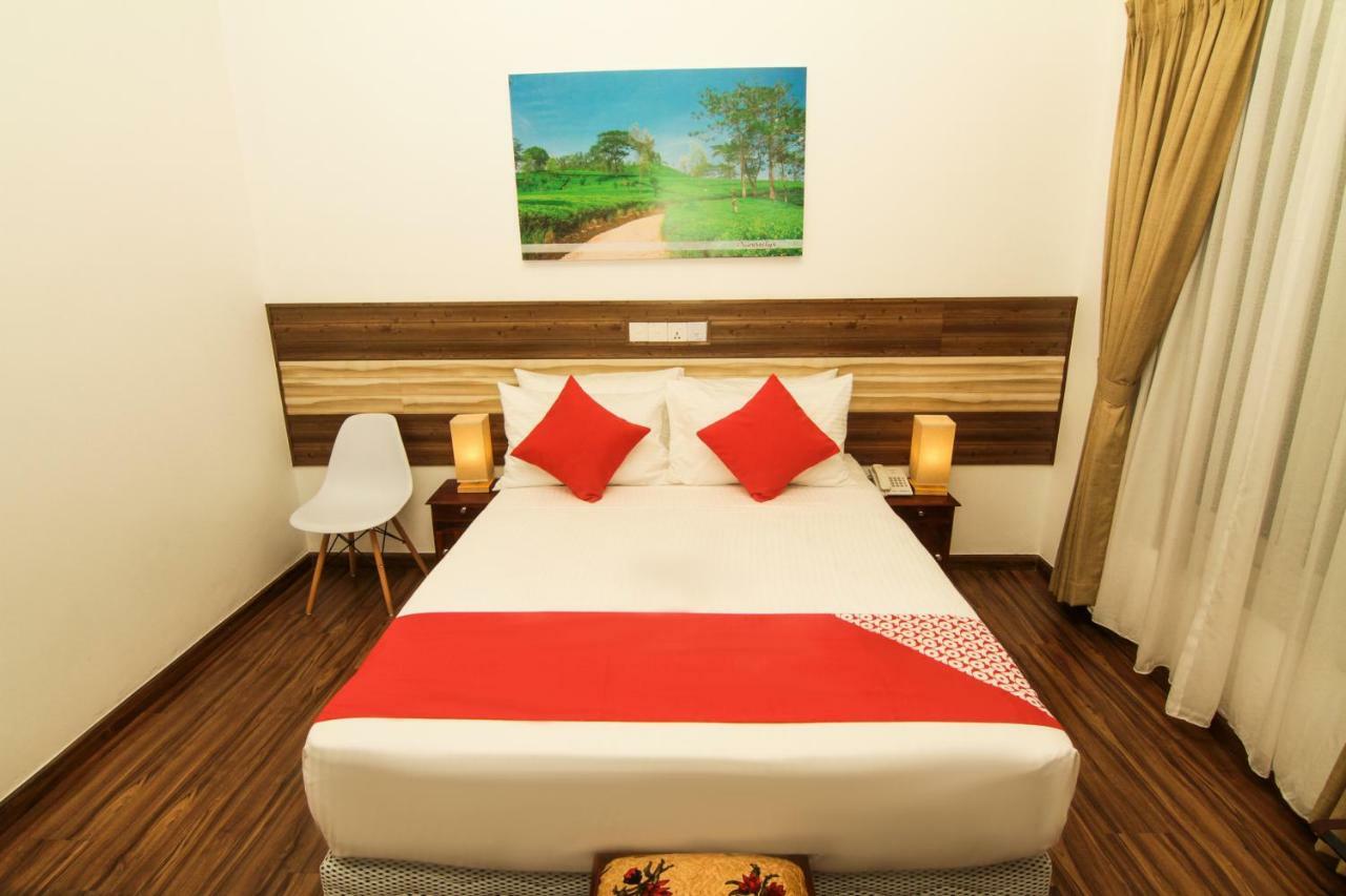 Clove Transit Hotel Kotugoda Extérieur photo