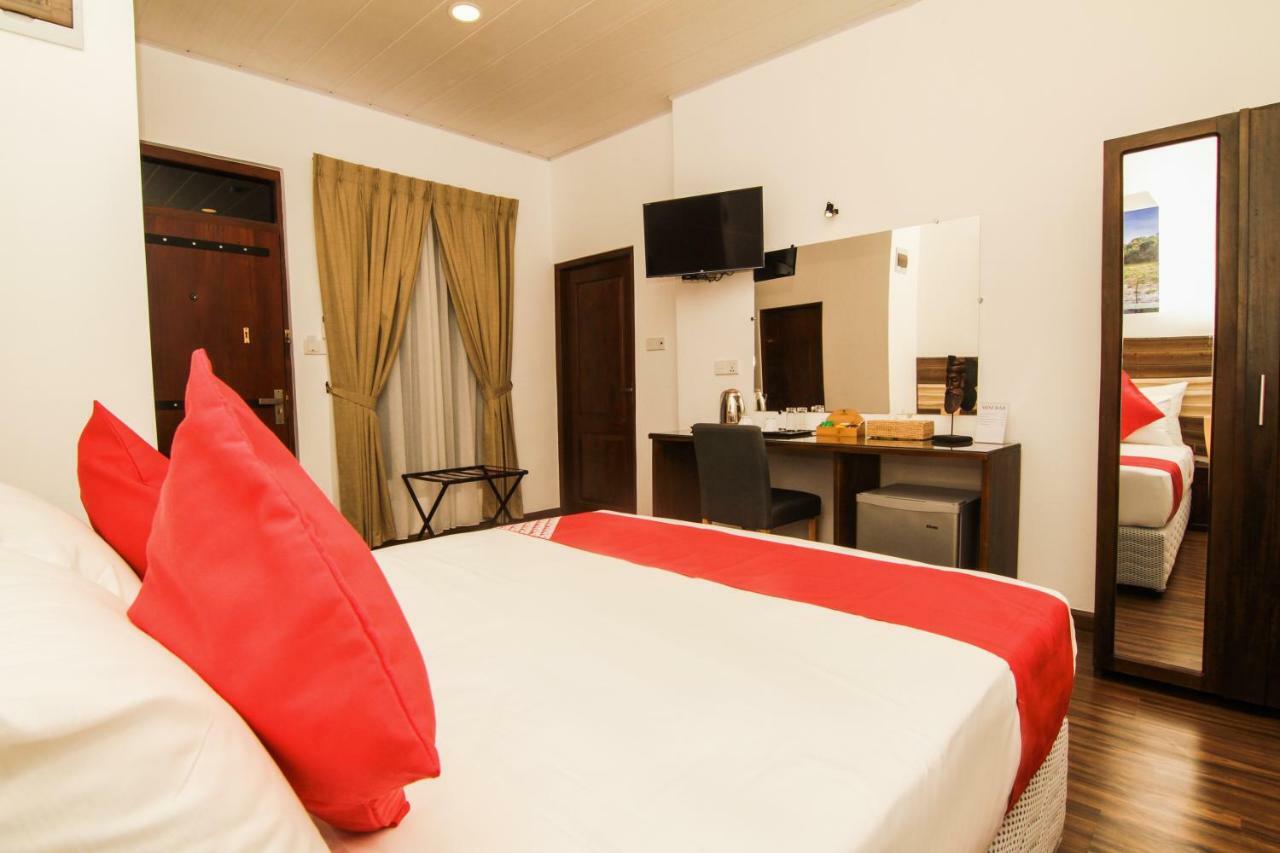 Clove Transit Hotel Kotugoda Extérieur photo