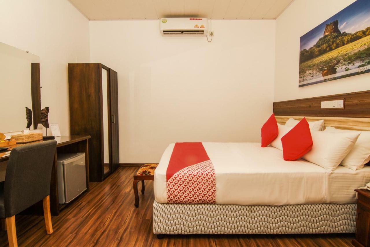 Clove Transit Hotel Kotugoda Extérieur photo