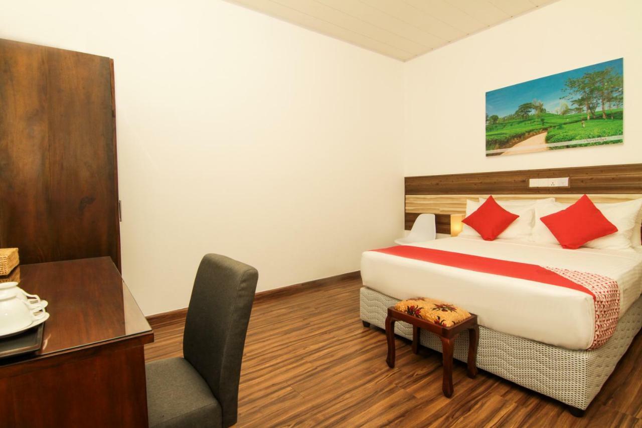 Clove Transit Hotel Kotugoda Extérieur photo