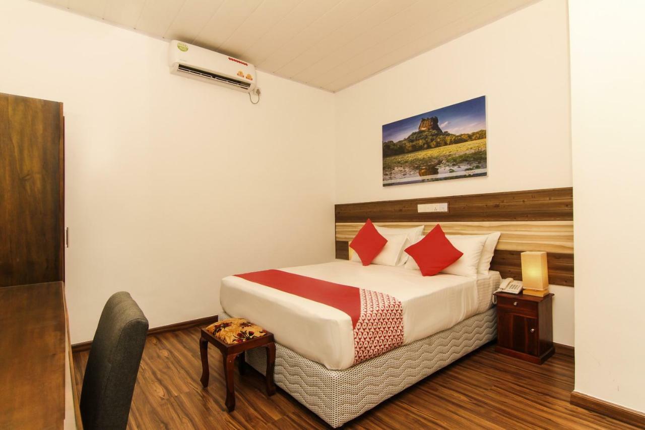 Clove Transit Hotel Kotugoda Extérieur photo