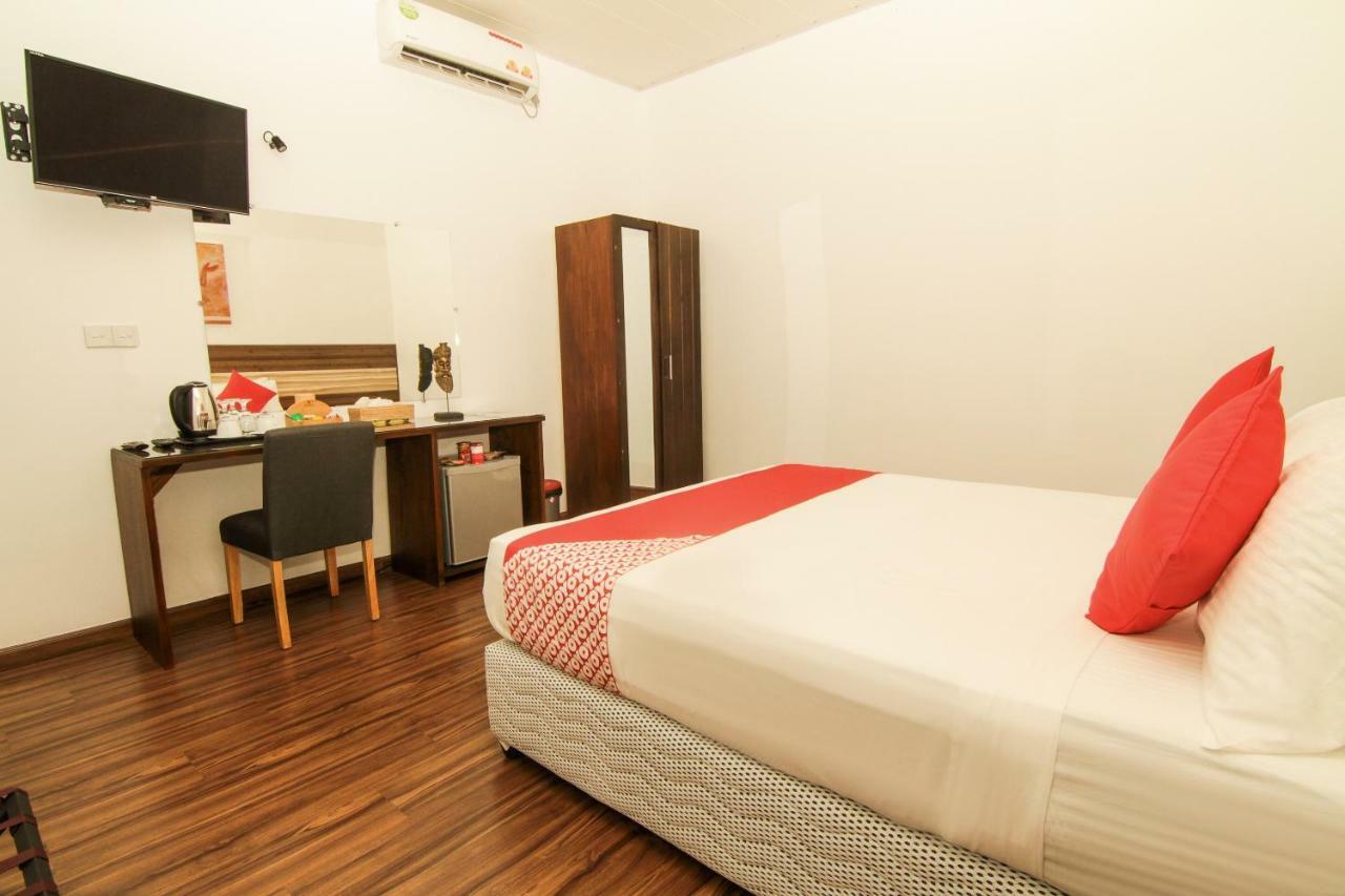 Clove Transit Hotel Kotugoda Extérieur photo