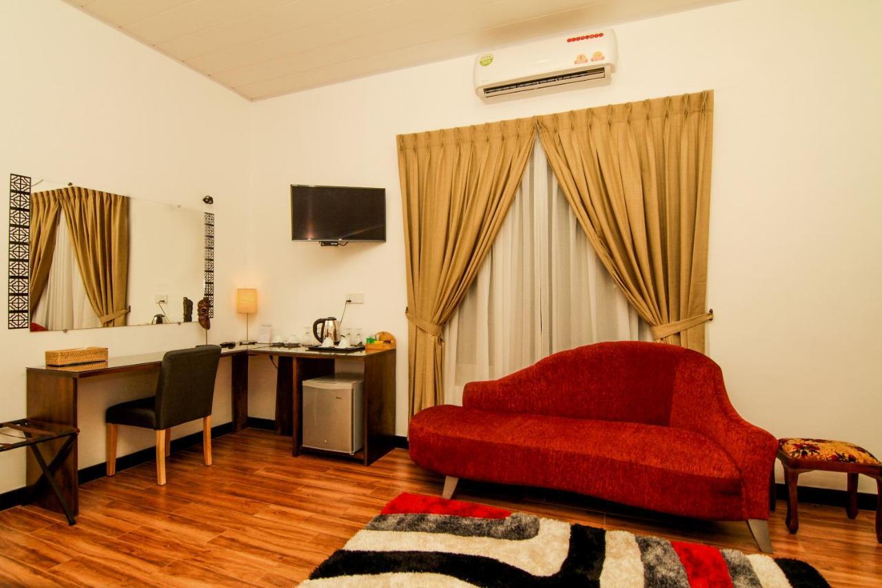 Clove Transit Hotel Kotugoda Extérieur photo