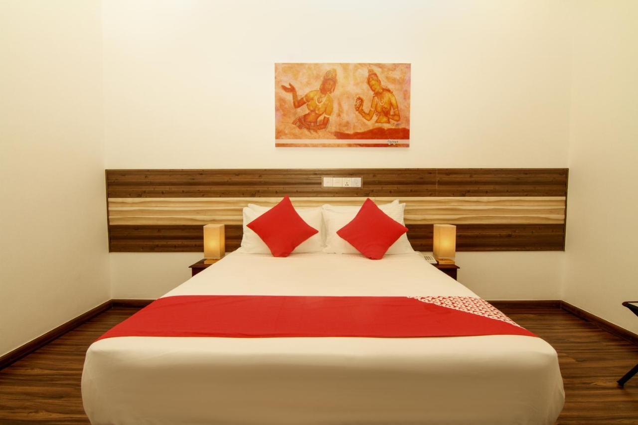 Clove Transit Hotel Kotugoda Extérieur photo